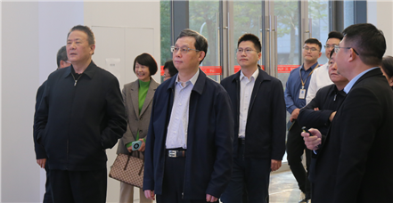 中国法学会副会长、最高法院咨询委员会副主任、最高法院原副院长姜伟一行莅临云顶集团官网集团调研指导