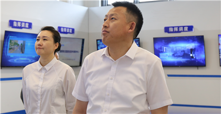 黑龙江省大庆市萨尔图区委副书记、区长权占峰一行莅临云顶集团官网集团考察指导